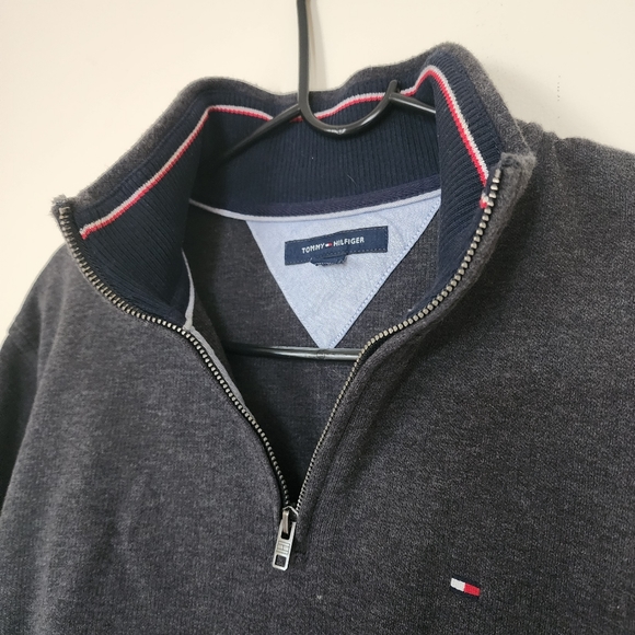 Tommy Hilfiger Quarter Zip - Picture 4 of 5